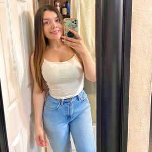 Meet your Posher, Karely